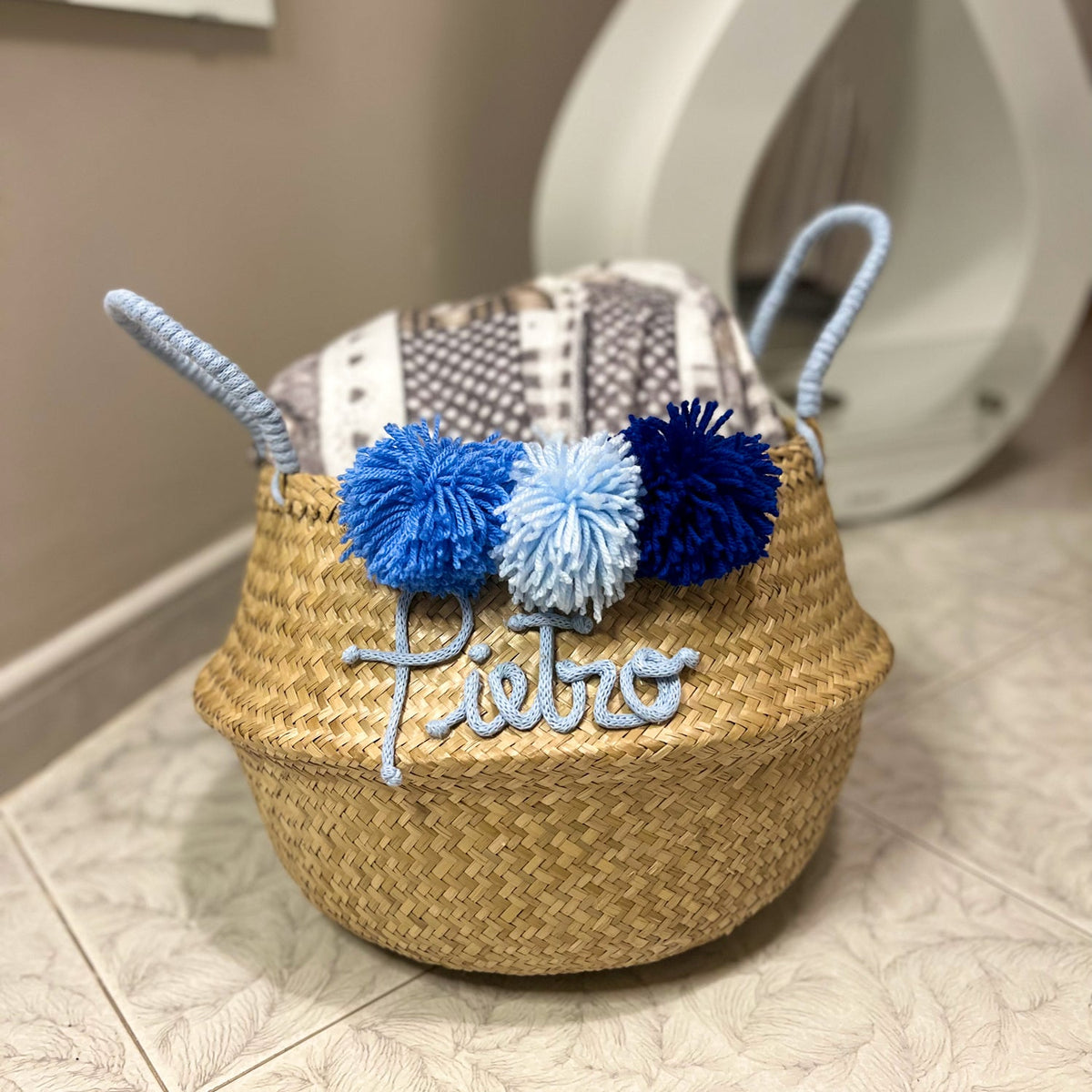 Cesto Nascita Personalizzato A Forma Di Baule - Ricamato A Mano | 30x37x27 Cm | Cotone Alta Qualità - Foto 5